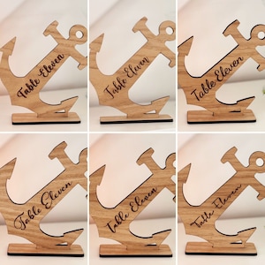 Naam tafelnummer nautisch anker, marineblauw bruiloftsstuk, tafelnummer strandfeest aan zee, nautische decoraties, namen houten tafel