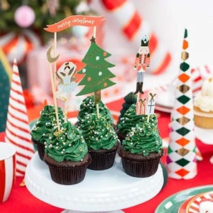 6 kerstnotenkrakertaarttoppers – feestelijke taartdecoraties, kindergebak, traditionele notenkraker voor de feestdagen