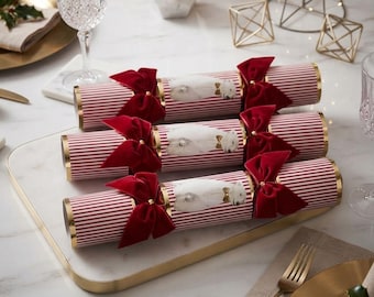 Polar Bear Christmas Crackers, Red Festive Paper Tableware, 30cm Crackers with Novelty Gift for Christmas Dinner, Set of 6