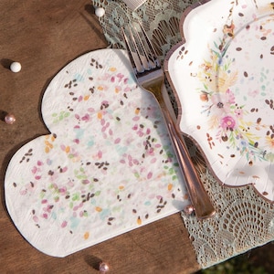 20 tovaglioli a forma di cuore con motivi floreali e oro rosa, tovaglioli a forma di cuore, tovaglioli per il tè pomeridiano, tovaglioli floreali per feste di matrimonio