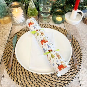 6 Toy Town Christmas Crackers Festive Fun, Table Decorations For Holiday Celebrations, Table Favour Decoration