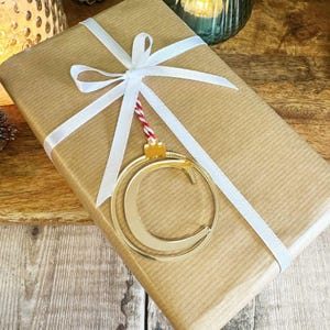 Personalisierte Anfangsweihnachtsgeschenkanhänger, Benutzerdefinierte Farbe Festlicher Brief Geschenkanhänger, Anfangsweihnachtskugel, Acrylbaumdekorationsgeschenk