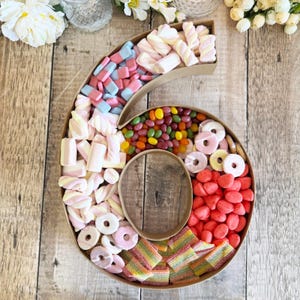 Kartonnen voedsellade - nummer 6, 6e 60e verjaardagsfeestje displayschaal voor snacks, desserts, snoep, graastafel en evenementdecor