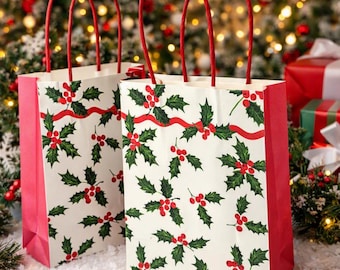 8 Christmas Holly Traditional Gift Bags, Festive Gift Bag Set, Gifting Bags, Christmas Party Bags, Gift Wrapping Ideas