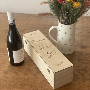 Personalised Wooden Wine Gift Box, Engraved Wedding Keepsake Gift, Modern Engagement Gift, Wine Lovers Keepsake Engraved Gift, Wine Holder