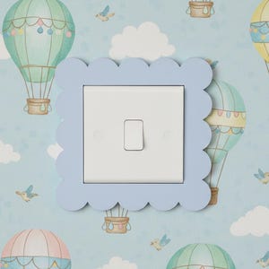 装飾的な保育園のライトスイッチサラウンド、木製のシングルライトカバー、子供の寝室のライト装飾、スカロップデザインさまざまな色