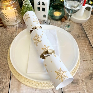 6 Christmas Winter Snowflake Table Crackers, Gold Festive Party Table Decorations, Traditional Christmas Crackers, Dinner Party Fun