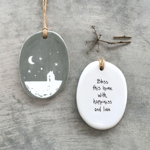 Cintre en porcelaine Bénis cette maison, Cadeau pour maison neuve à suspendre, Décoration de maison, Cadeau d'amitié, Souvenir d'un déménagement,