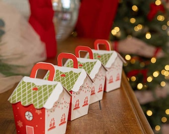 Christmas House Paper Favour Containers, Red Green Party Boxes for Festive Treats, Christmas Tables and Holiday Celebrations, Set of 8