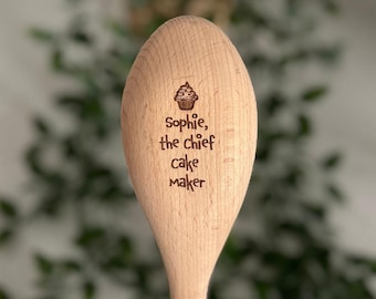 Gepersonaliseerde houten lepel - Chief Cake Maker Custom gegraveerde houten lepel en handvat, oma's bakcadeau, moeders keukencadeau, bakken voor kinderen