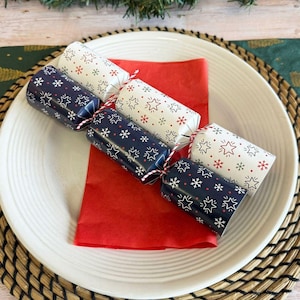 6 Who Am I? Christmas Gonk Crackers, Traditional Festive Party Crackers, Holiday Favours, Blue White Crackers