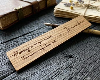 Personalised Oak Veneer Bookmark, Custom Name and Message Gift for Readers, Rustic Wooden Keepsake for Birthdays and All Occasions