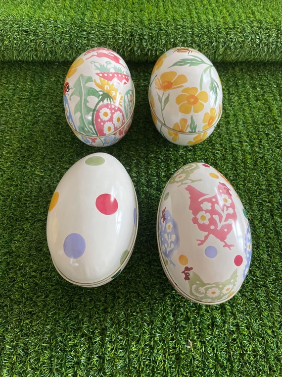 4 uova di Pasqua di latta medie, riempite con dolcetti uova di metallo,  decorazioni primaverili per la casa, uova riutilizzabili colorate Emma  Bridgewater -  Italia