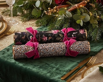 Spode Creatures of Curiosity Christmas Crackers, Multicoloured Festive Paper Tableware, 32cm Crackers with Butterfly Gift, Set of 6