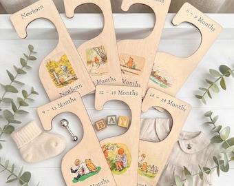 7 Winnie de Poeh-kinderdagverblijfhangers, houten verdelers babykleertjes kleur gedrukt, pasgeboren cadeau, babyshower aandenken, houten babyaandenken