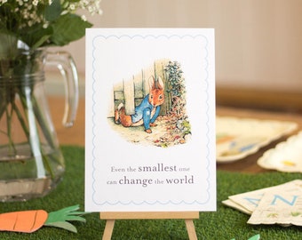 Peter Rabbit A5-bord 'Zelfs de kleinste kan de wereld veranderen' en schildersezel, paasfeest, feestborden 1e verjaardag, doopfeest