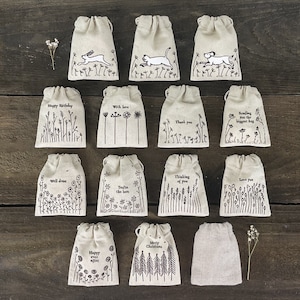 Petit sac cadeau rustique en coton avec cordon de serrage, mini sac cadeau souvenir en toile réutilisable, cadeaux d'anniversaire, mariage, amour, sac d'emballage cadeau