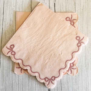 12 tovaglioli di carta rosa chiaro smerlati, tovaglioli usa e getta per tutte le celebrazioni, compleanni, matrimoni, baby shower, tovaglioli con bordo arricciato per feste