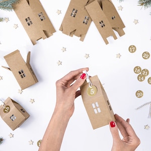 Caixas de calendário do advento de Natal, casas de calendário do advento faça você mesmo, artesanato de Natal, contagem regressiva de Natal, calendário do advento 24 caixas