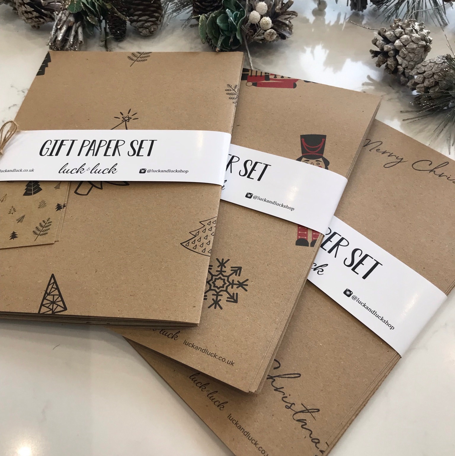 Papier Cadeau De Noël ARKRAFT - 6 Feuilles 90x65 Cm, Motifs Festifs, Papier FSC Sans Plastique