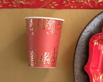 10 Elegant Gold and Red Winter Leaves Paper Cups, Festive Christmas Party Drinkware for Holiday Celebrations and Seasonal Gatherings