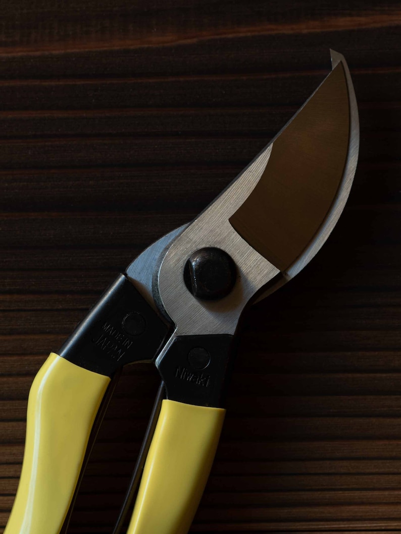 Niwaki Mainichi Secateurs Japanese Pruners (Left Handed)