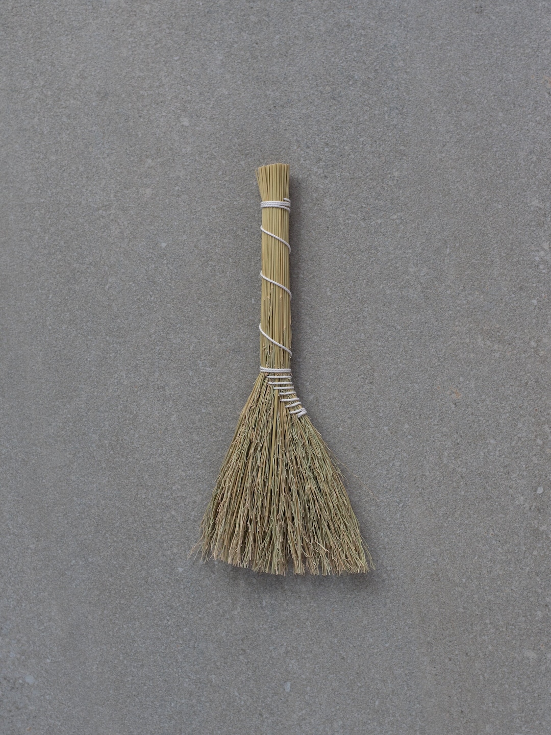 Mini Balai En Paille De Riz - 12 Cm | Balai à Main Naturel En Bambou | Pour Petits Nettoyages, Jardinage - 9