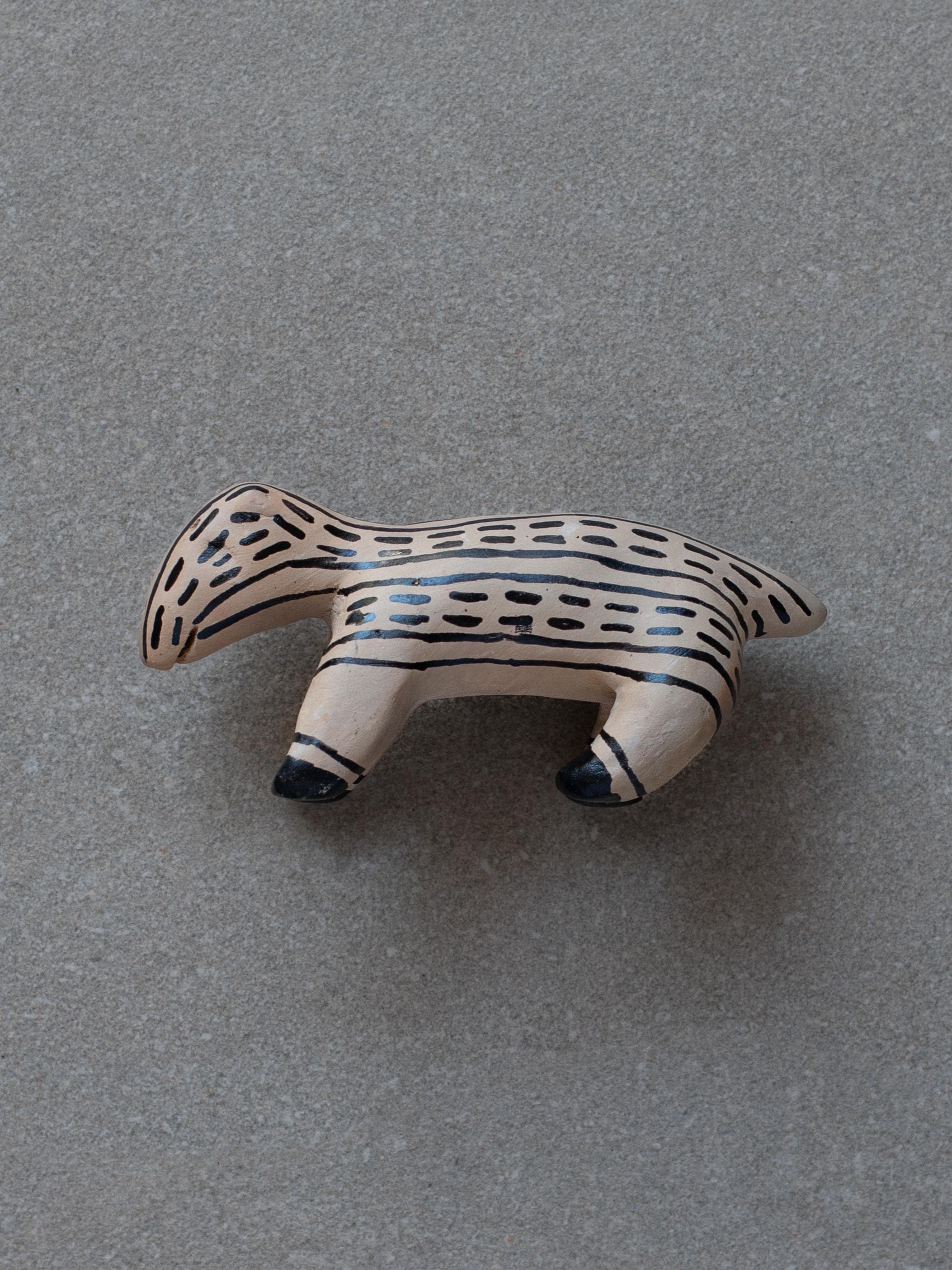 工芸品 Karaja pottery Karajá Ceramic Sculpture - Medium Tapir - Etsy