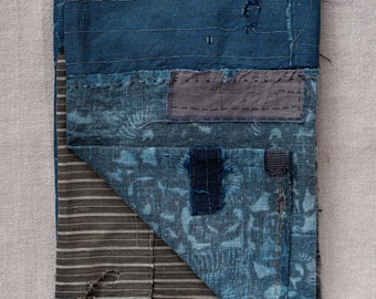 藍染　古布　ボロ　タペストリー 古布 藍染木綿 絹 残糸織 襤褸 ボロ [051804] - 生活骨董と古布の
