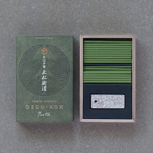 Oedo-Koh Pine Tree Räucherstäbchen Geschenkset (60 Stück)