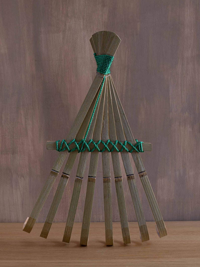 Mujo Store Bamboo Hand Rake - Thumbnail 2