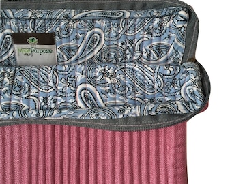 Handgenähte Laptoptasche mit einem Anliegen: Pink + Paisley // Geschenke für Sie // Handgemacht // Fair Trade // Geschenke für Absolventen