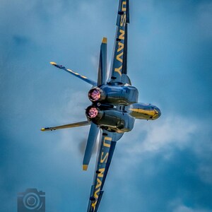 Blue Angels Precision – Stunning U.S. Navy Aviation Print