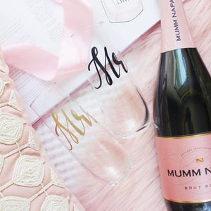 mr. & mrs. toasting flutes. stemless champagne flutes . black + gold . engagement gift. wedding gift . shower gift .