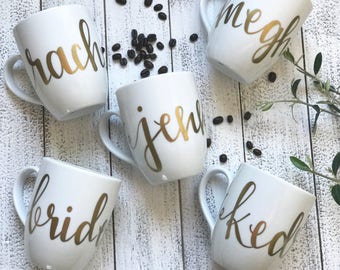 Gepersonaliseerde mok: moderne gouden kalligrafie, cadeau bruidsmeisje