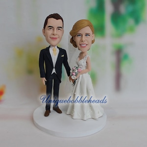 funny wedding cake topper, cake topper for wedding, bobbleheads for wedding, cute wedding cake topper, bride and groom