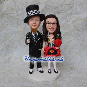 Custom wedding cake topper, Bride and groom cake topper, personalized cake topper, Mr and Mrs cake topper, custom cake topper