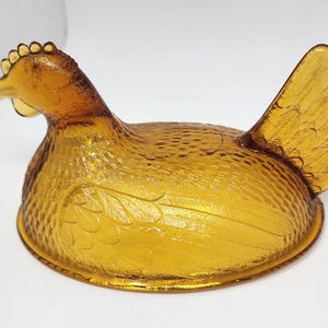 Hen On Nest Dish Lid - Amber Glass