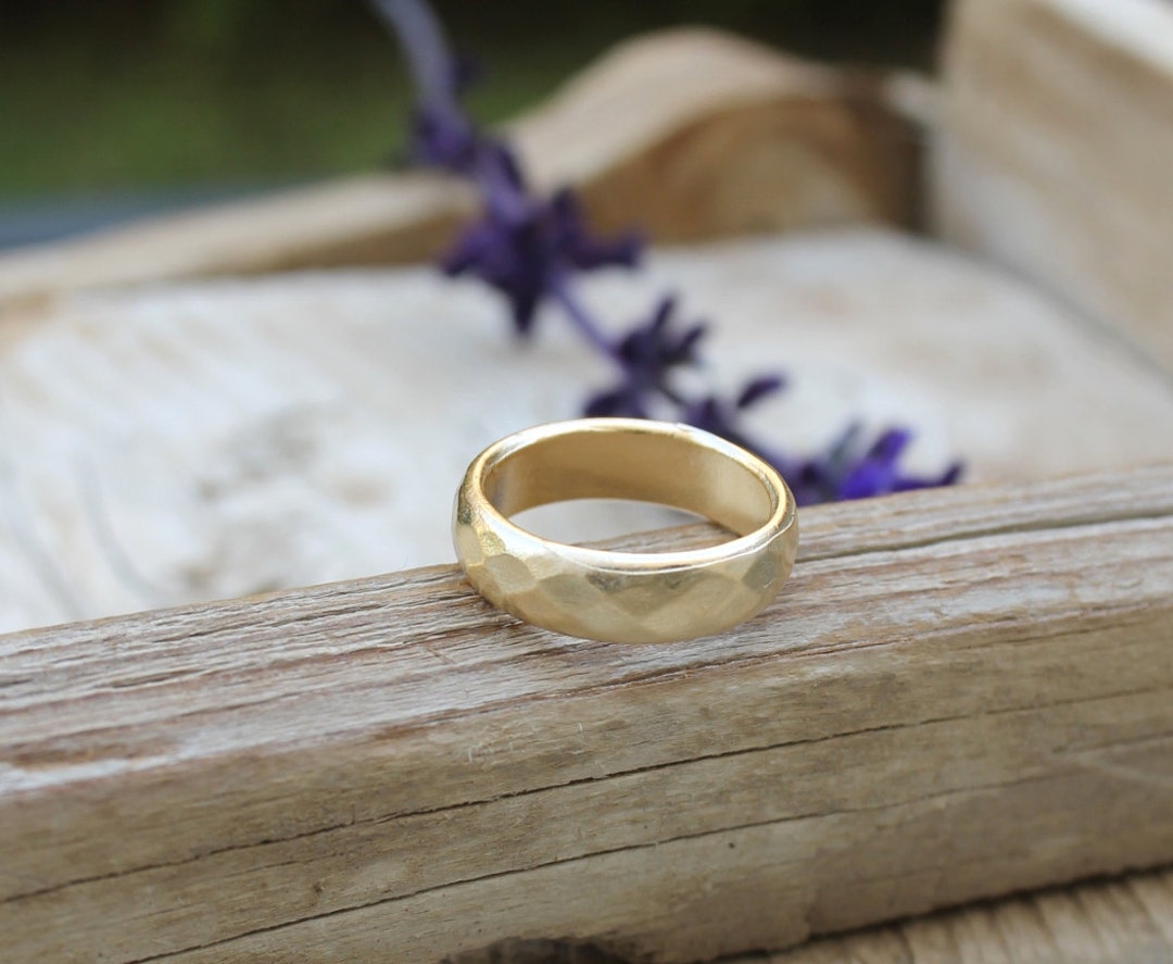 Faceted Wedding Band for Women or Men Hammered Gold Ring - Etsy