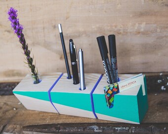Arrow / Wood plant pen holder / Geometric design / Life in bold colors