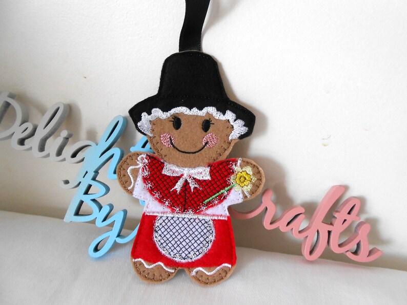 Welsh gingerbread boy and girl, welsh gifts for teachers, gingerbread man gifts, St Davids Day gift, patriotic decor hanging decoration Welsh girl