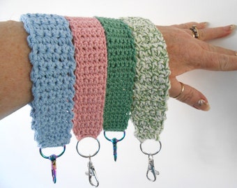 Wristlet keychain crochet key chain, crochet wristlet for keys holder, key fob clip for keys, crochet keyring for women gifts