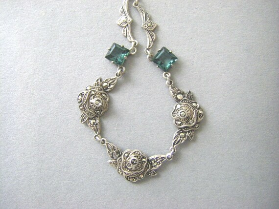 ANTIQUE VICTORIAN NECKLACE Sterling Antique Floral