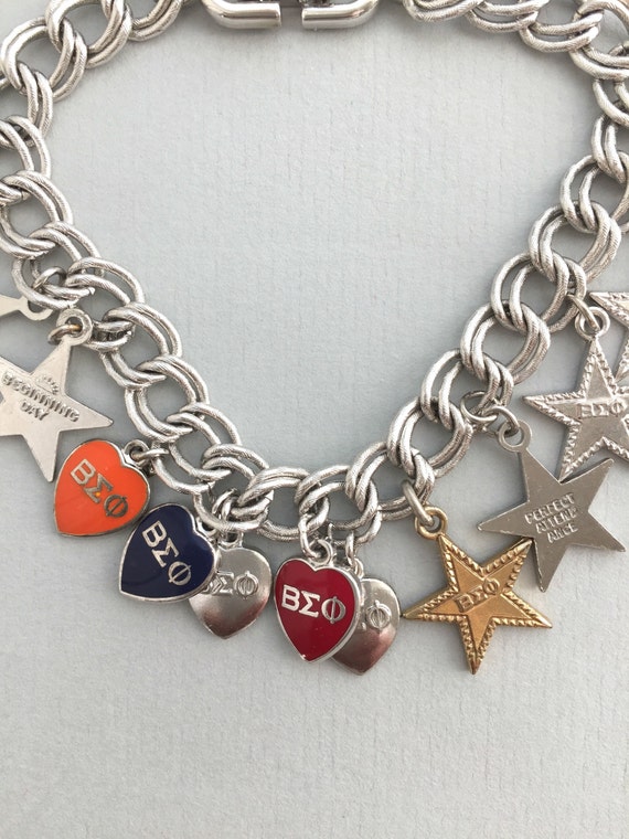 MONET CHARM BRACELET Vintage Monet charm braceler.