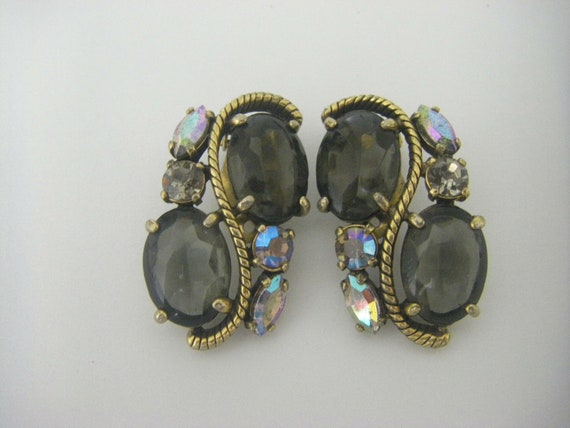 SCHIAPARELLI VINTAGE EARRINGS Vintage Schiaparelli