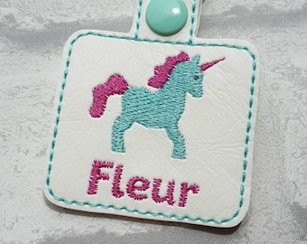Llavero de unicornio, etiqueta de bolsa de libros, llavero personalizado, regreso a clases, etiqueta de mochila escolar, etiqueta de bolsa personalizada, llavero, etiqueta de nombre de los niños