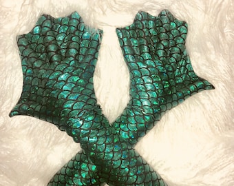Scales webbed gloves