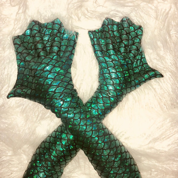 Scales webbed gloves