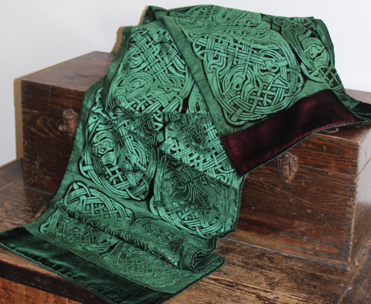 Deep Green Celtic Embossed Velvet Kisslock Handbag Purse