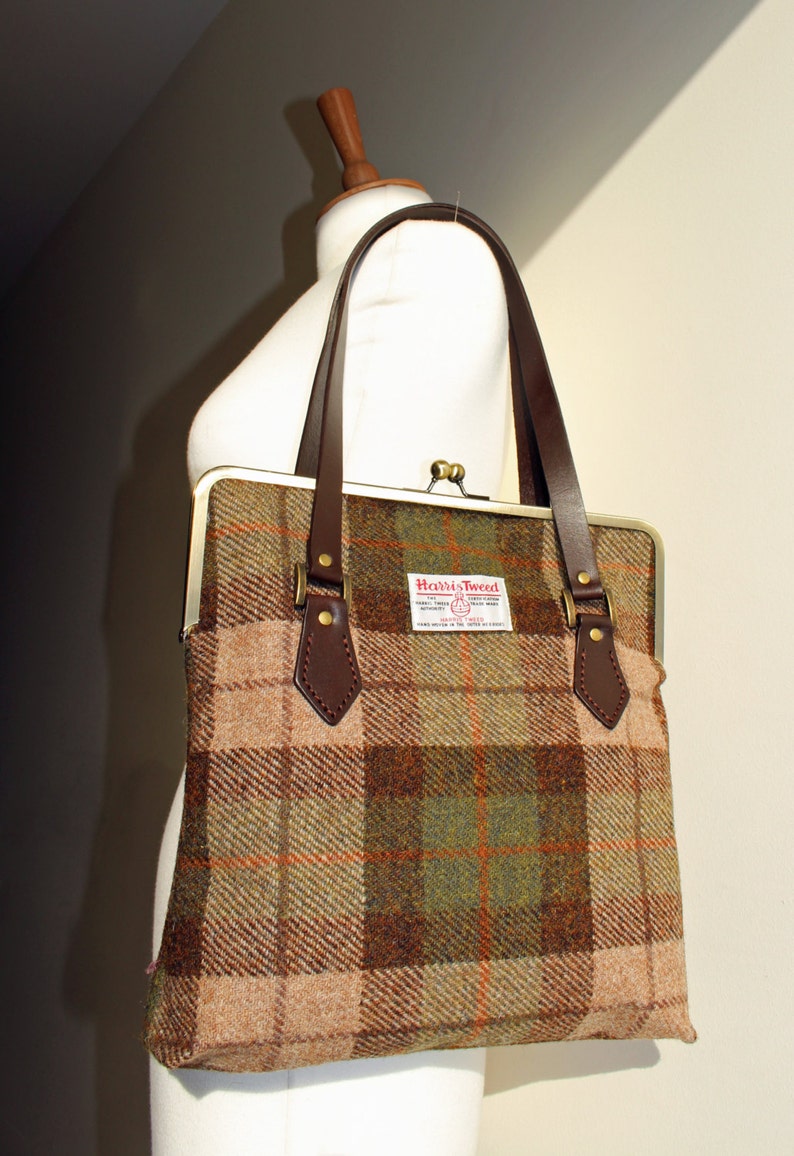 Harris Tweed Kisslock Handbag with Leather Handles image 1